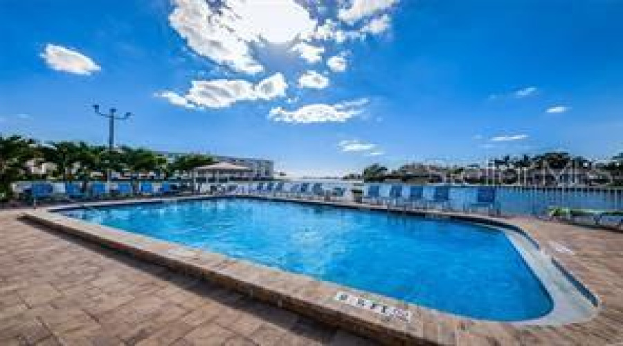 Gulfport, Florida 33707, 2 Bedroom Bedrooms, ,2 Bathroombathrooms,Residential,For Sale,30Th,0,Mfrtb8542680