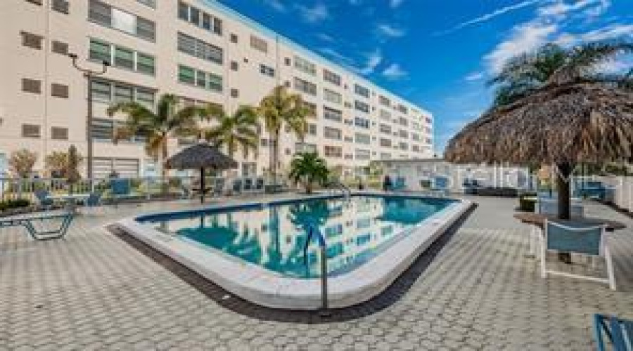 Gulfport, Florida 33707, 2 Bedroom Bedrooms, ,2 Bathroombathrooms,Residential,For Sale,30Th,0,Mfrtb8542680