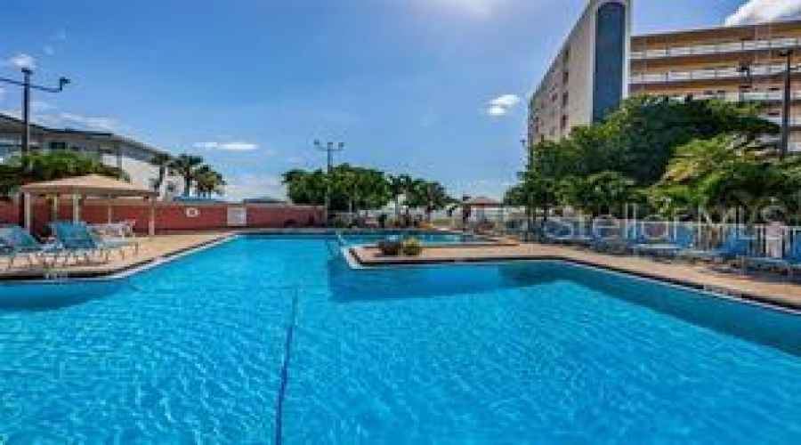 Gulfport, Florida 33707, 2 Bedroom Bedrooms, ,2 Bathroombathrooms,Residential,For Sale,30Th,0,Mfrtb8542680