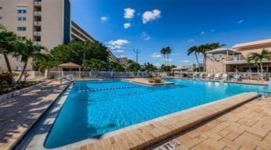 Gulfport, Florida 33707, 2 Bedroom Bedrooms, ,2 Bathroombathrooms,Residential,For Sale,30Th,0,Mfrtb8542680