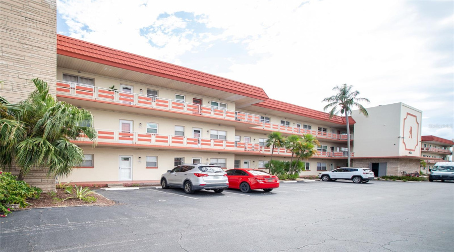 Gulfport, Florida 33707, 2 Bedroom Bedrooms, ,2 Bathroombathrooms,Residential,For Sale,30Th,0,Mfrtb8542680