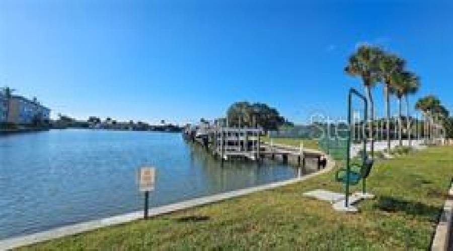 Gulfport, Florida 33707, 2 Bedroom Bedrooms, ,2 Bathroombathrooms,Residential,For Sale,30Th,0,Mfrtb8542680