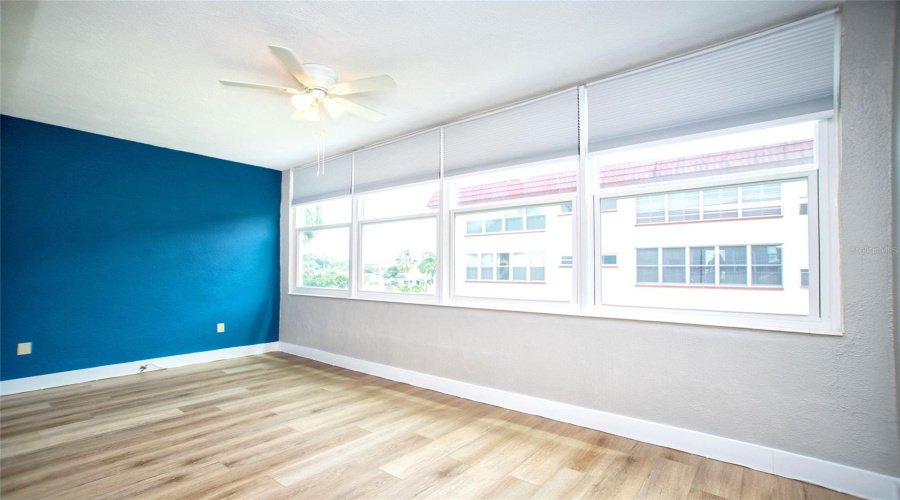 Gulfport, Florida 33707, 2 Bedroom Bedrooms, ,2 Bathroombathrooms,Residential,For Sale,30Th,0,Mfrtb8542680