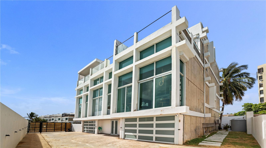 San Juan, Puerto Rico 00907, 9 Bedroom Bedrooms, ,6 Bathroombathrooms,Residential,For Sale,Rampla Del Almirante,0,Mfrpr9123685