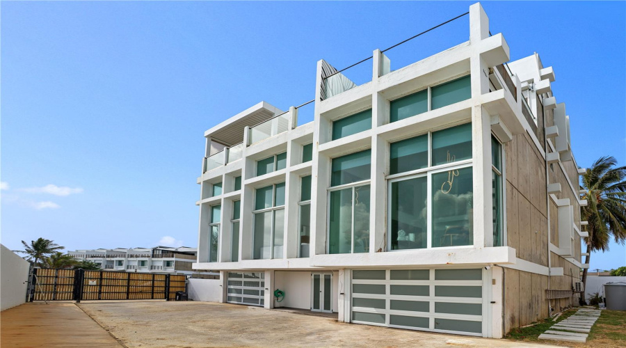 San Juan, Puerto Rico 00907, 9 Bedroom Bedrooms, ,6 Bathroombathrooms,Residential,For Sale,Rampla Del Almirante,0,Mfrpr9123685