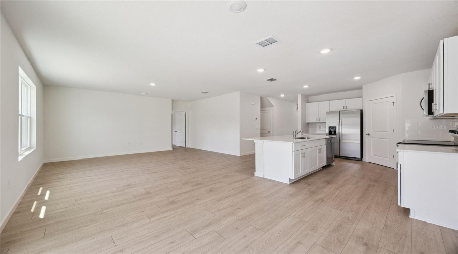 Apopka, Florida 32703, 5 Bedroom Bedrooms, ,3 Bathroombathrooms,Residential,For Sale,Gull,0,Mfro6435569