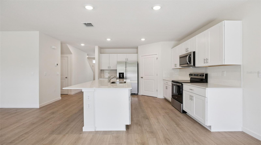 Apopka, Florida 32703, 5 Bedroom Bedrooms, ,3 Bathroombathrooms,Residential,For Sale,Gull,0,Mfro6435569