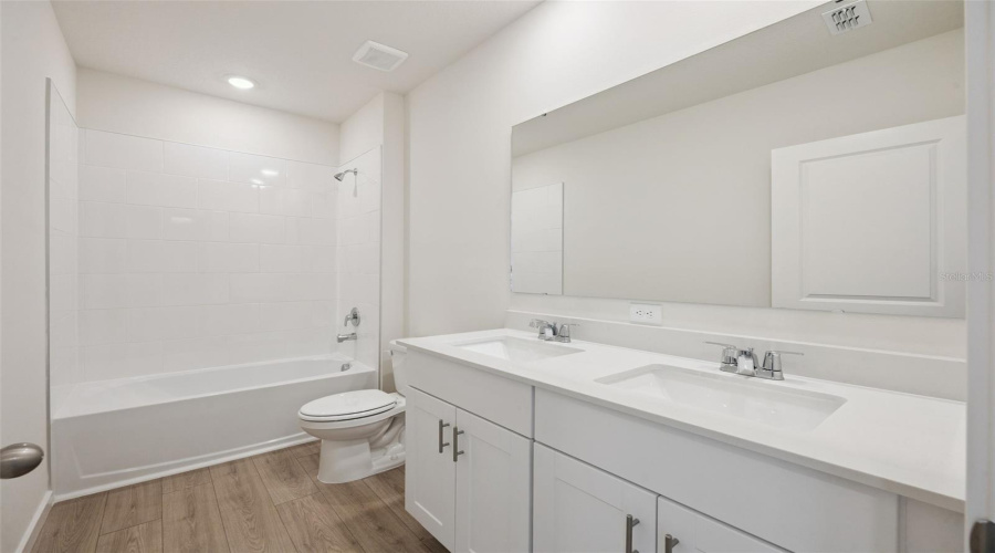 Apopka, Florida 32703, 5 Bedroom Bedrooms, ,3 Bathroombathrooms,Residential,For Sale,Gull,0,Mfro6435569