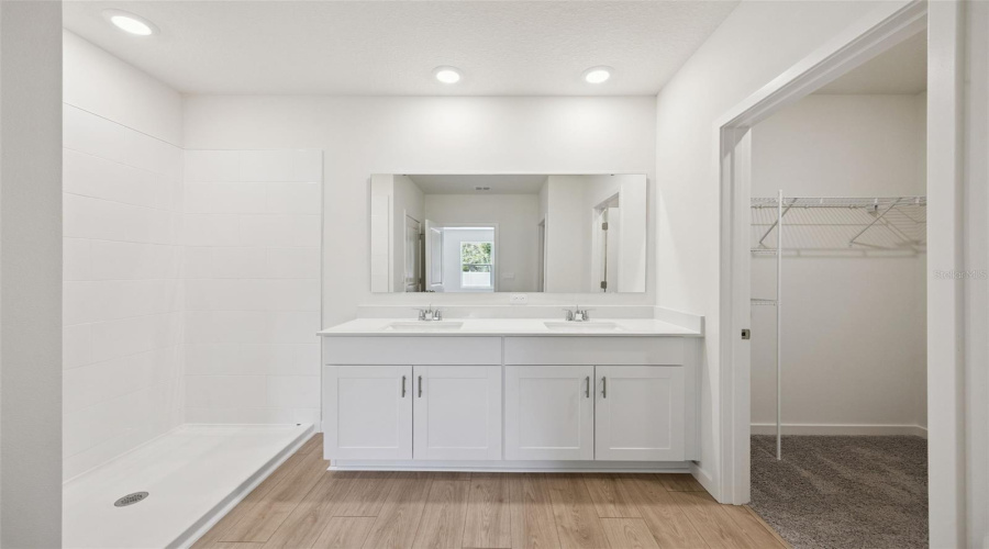 Apopka, Florida 32703, 5 Bedroom Bedrooms, ,3 Bathroombathrooms,Residential,For Sale,Gull,0,Mfro6435569