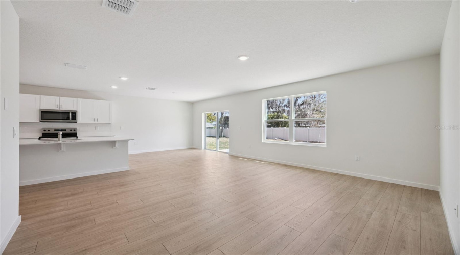 Apopka, Florida 32703, 5 Bedroom Bedrooms, ,3 Bathroombathrooms,Residential,For Sale,Gull,0,Mfro6435569