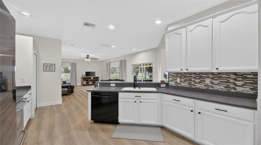 Valrico, Florida 33594, 5 Bedroom Bedrooms, ,3 Bathroombathrooms,Residential,For Sale,Emerald Hill,0,Mfrtb8542145