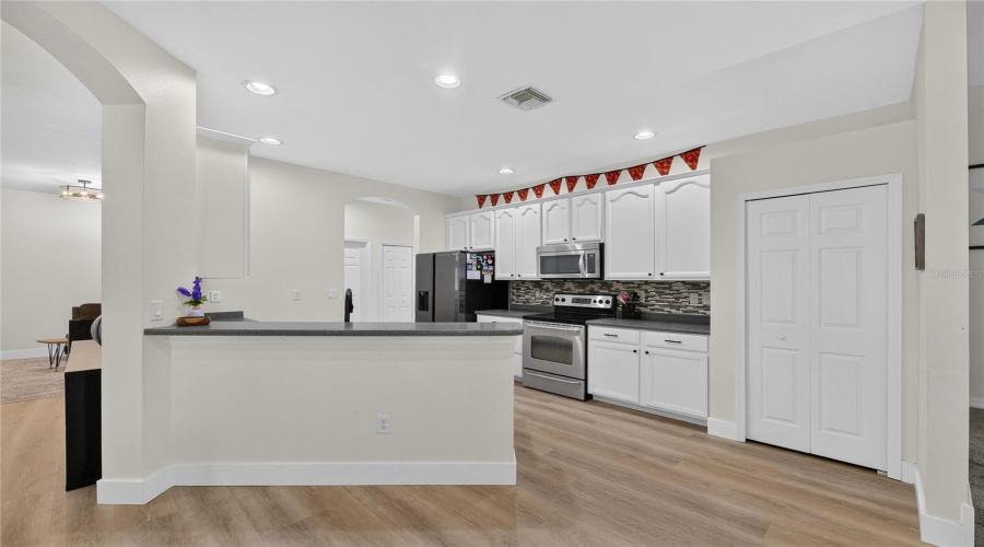 Valrico, Florida 33594, 5 Bedroom Bedrooms, ,3 Bathroombathrooms,Residential,For Sale,Emerald Hill,0,Mfrtb8542145