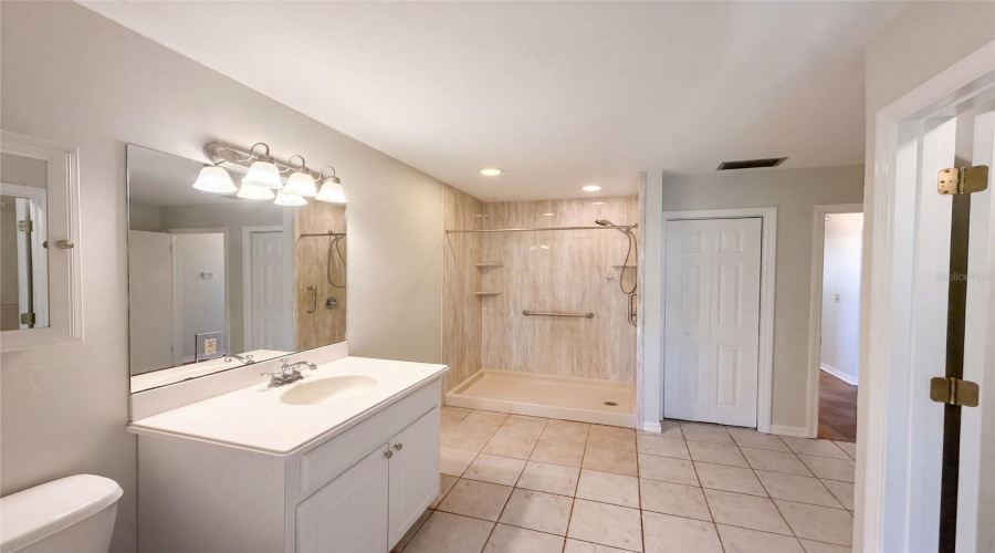 Plant City, Florida 33563, 3 Bedroom Bedrooms, ,2 Bathroombathrooms,Residential,For Sale,Spencer,0,Mfro6436791