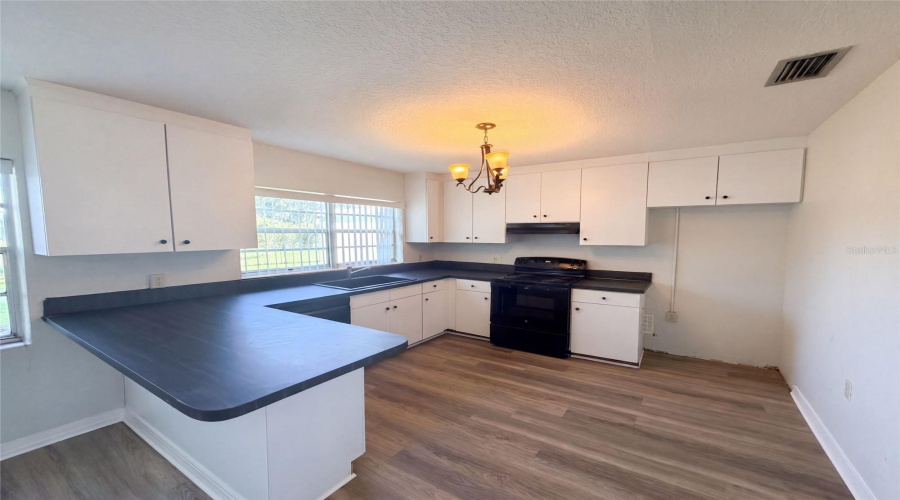 Plant City, Florida 33563, 3 Bedroom Bedrooms, ,2 Bathroombathrooms,Residential,For Sale,Spencer,0,Mfro6436791