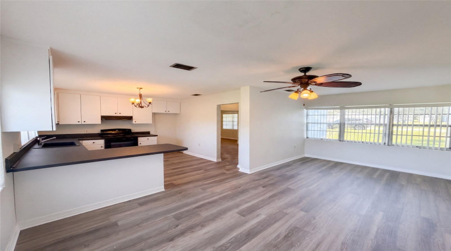 Plant City, Florida 33563, 3 Bedroom Bedrooms, ,2 Bathroombathrooms,Residential,For Sale,Spencer,0,Mfro6436791