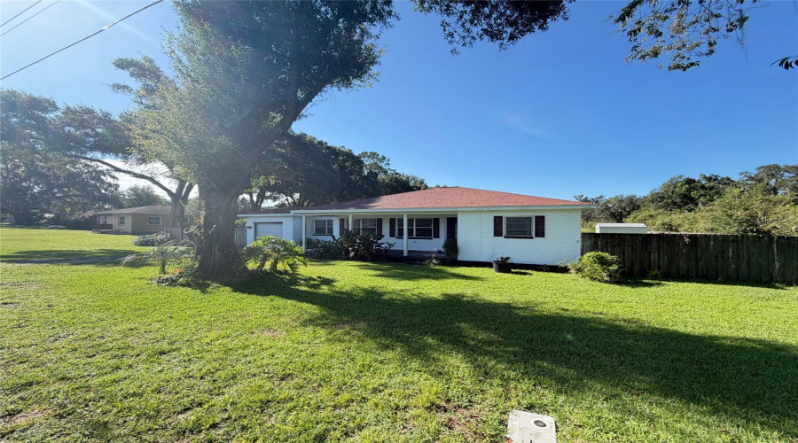 Plant City, Florida 33563, 3 Bedroom Bedrooms, ,2 Bathroombathrooms,Residential,For Sale,Spencer,0,Mfro6436791