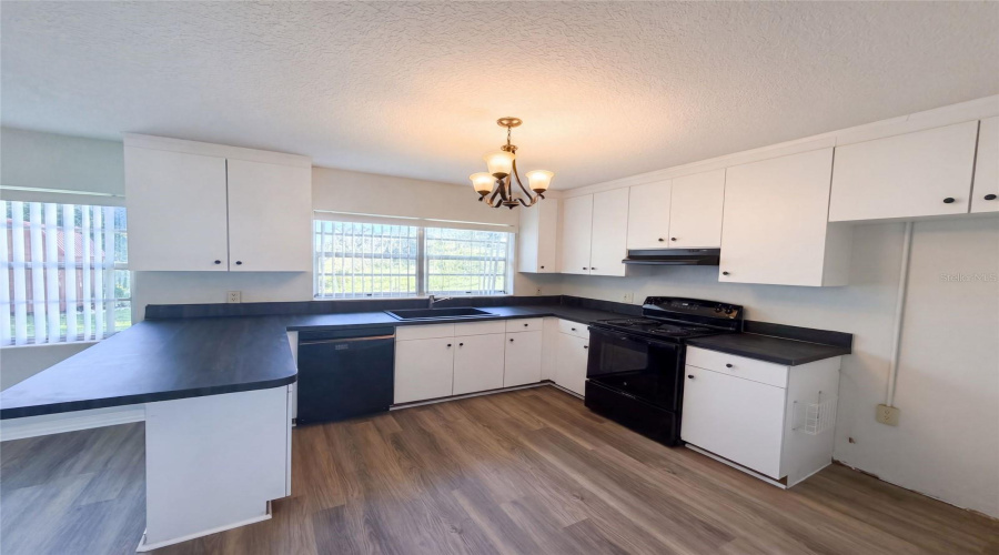 Plant City, Florida 33563, 3 Bedroom Bedrooms, ,2 Bathroombathrooms,Residential,For Sale,Spencer,0,Mfro6436791