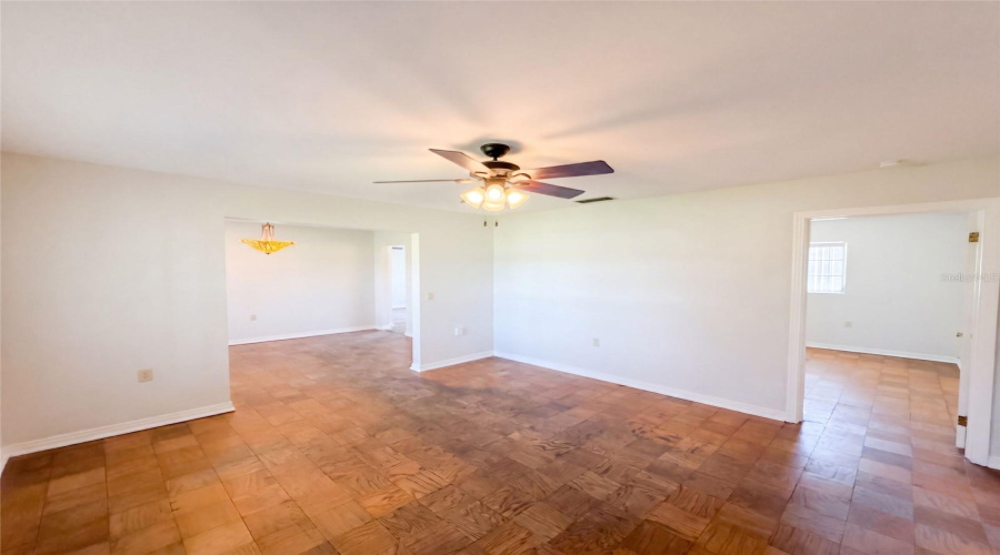 Plant City, Florida 33563, 3 Bedroom Bedrooms, ,2 Bathroombathrooms,Residential,For Sale,Spencer,0,Mfro6436791