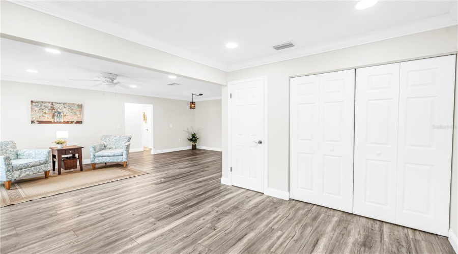 Bradenton, Florida 34205, 2 Bedroom Bedrooms, ,2 Bathroombathrooms,Residential,For Sale,34Th Avenue,0,Mfra4703636