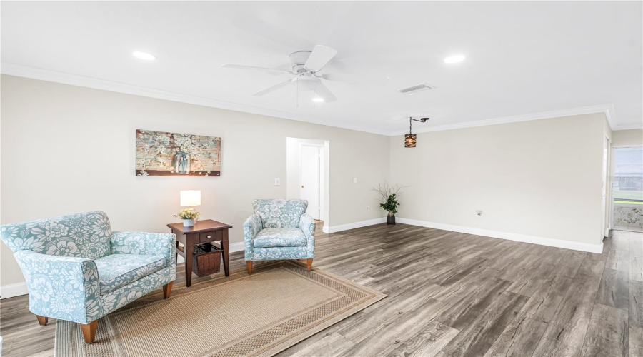 Bradenton, Florida 34205, 2 Bedroom Bedrooms, ,2 Bathroombathrooms,Residential,For Sale,34Th Avenue,0,Mfra4703636