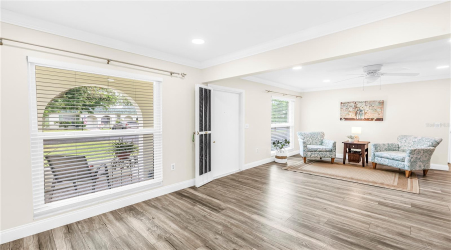 Bradenton, Florida 34205, 2 Bedroom Bedrooms, ,2 Bathroombathrooms,Residential,For Sale,34Th Avenue,0,Mfra4703636