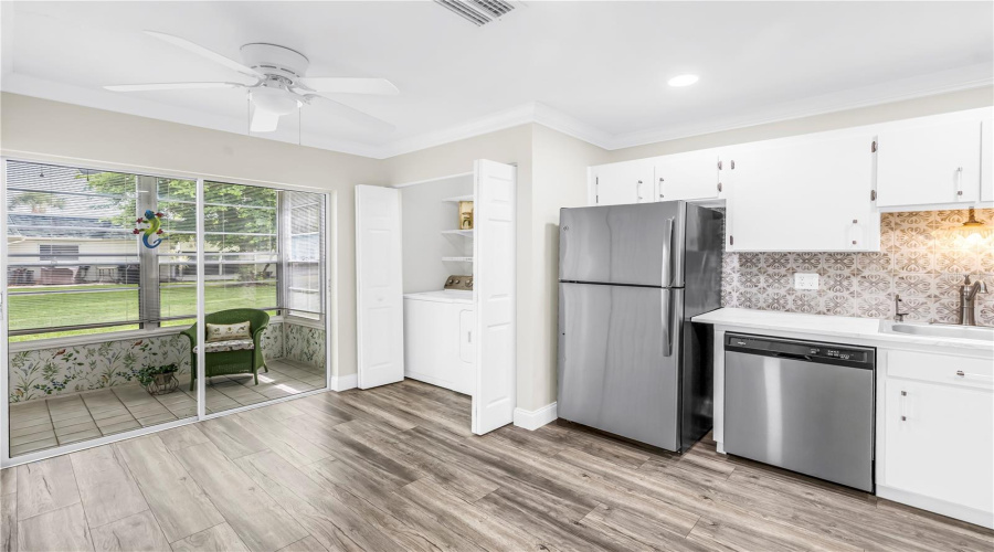 Bradenton, Florida 34205, 2 Bedroom Bedrooms, ,2 Bathroombathrooms,Residential,For Sale,34Th Avenue,0,Mfra4703636
