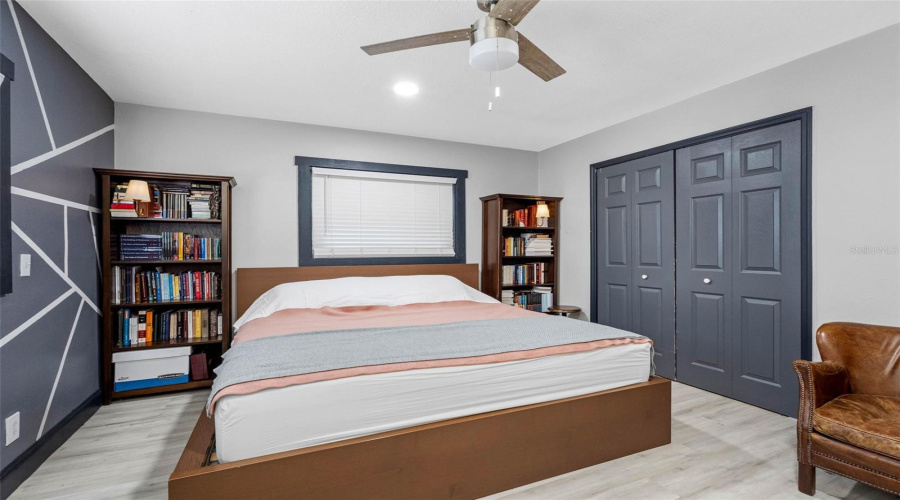 Tampa, Florida 33610, 2 Bedroom Bedrooms, ,1 Bathroombathrooms,Residential,For Sale,23Rd,0,Mfrtb8542633