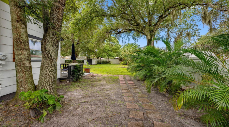 Tampa, Florida 33610, 2 Bedroom Bedrooms, ,1 Bathroombathrooms,Residential,For Sale,23Rd,0,Mfrtb8542633
