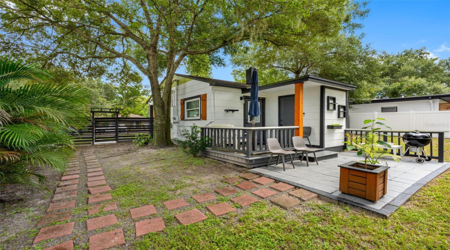 Tampa, Florida 33610, 2 Bedroom Bedrooms, ,1 Bathroombathrooms,Residential,For Sale,23Rd,0,Mfrtb8542633