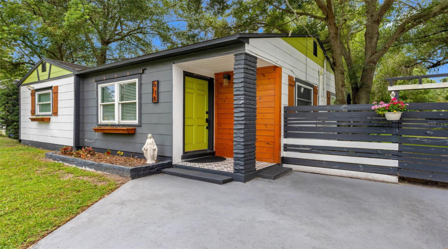 Tampa, Florida 33610, 2 Bedroom Bedrooms, ,1 Bathroombathrooms,Residential,For Sale,23Rd,0,Mfrtb8542633