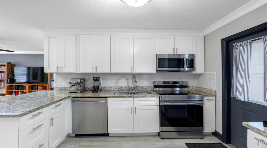 Tampa, Florida 33610, 2 Bedroom Bedrooms, ,1 Bathroombathrooms,Residential,For Sale,23Rd,0,Mfrtb8542633