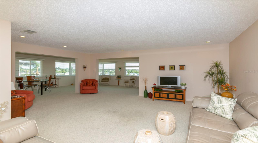 New Port Richey, Florida 34652, 2 Bedroom Bedrooms, ,1 Bathroombathrooms,Residential,For Sale,Garnet,0,Mfrw7888864