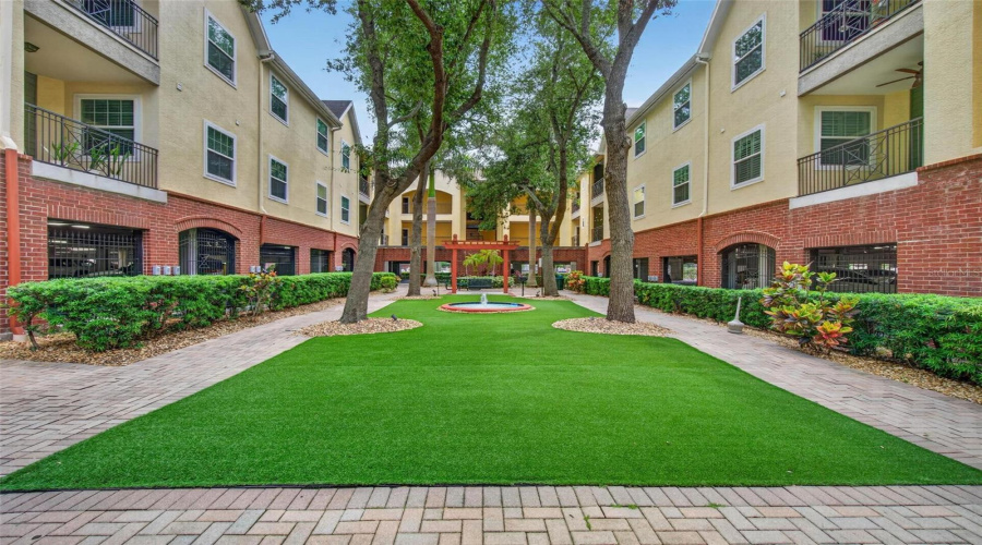 Tampa, Florida 33605, 1 Bedroom Bedrooms, ,1 Bathroombathrooms,Residential,For Sale,Palm,0,Mfrtb8542002