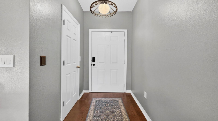 Tampa, Florida 33605, 1 Bedroom Bedrooms, ,1 Bathroombathrooms,Residential,For Sale,Palm,0,Mfrtb8542002