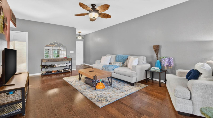 Tampa, Florida 33605, 1 Bedroom Bedrooms, ,1 Bathroombathrooms,Residential,For Sale,Palm,0,Mfrtb8542002