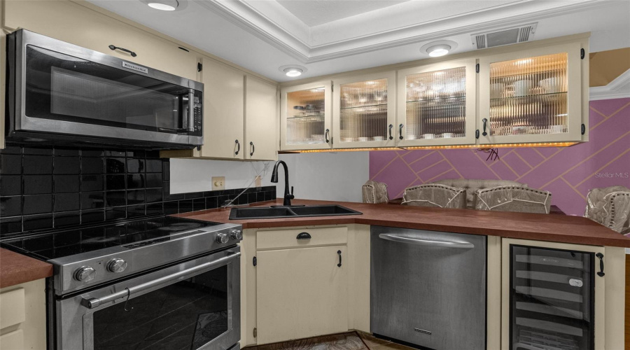 Orlando, Florida 32808, 3 Bedroom Bedrooms, ,2 Bathroombathrooms,Residential,For Sale,Point Look Out,0,Mfro6436202