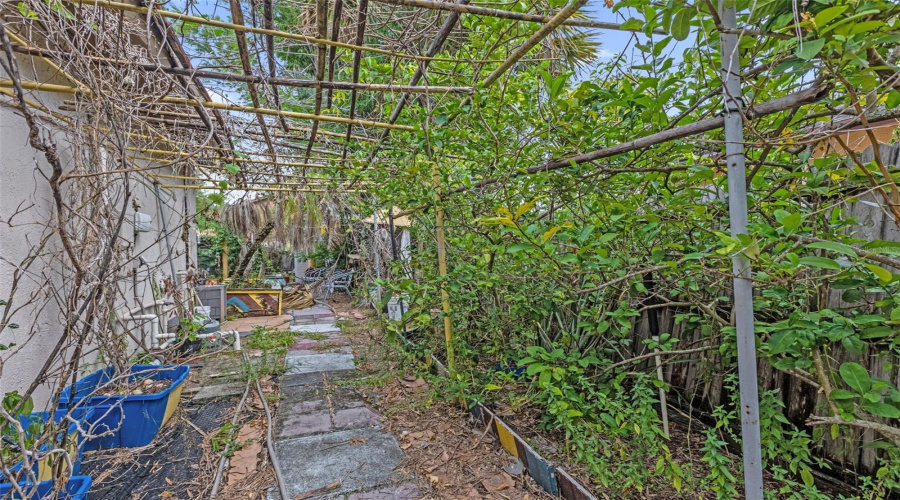 Orlando, Florida 32808, 3 Bedroom Bedrooms, ,2 Bathroombathrooms,Residential,For Sale,Point Look Out,0,Mfro6436202
