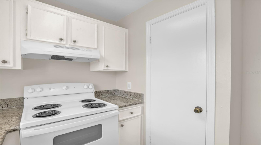 Orlando, Florida 32822, 2 Bedroom Bedrooms, ,2 Bathroombathrooms,Residential,For Sale,Pershing Pointe,0,Mfro6436126