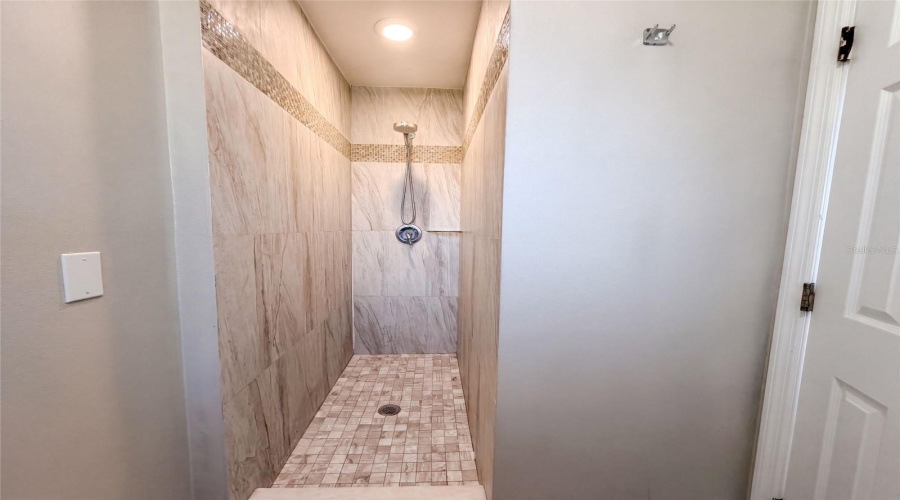 Brandon, Florida 33510, 3 Bedroom Bedrooms, ,2 Bathroombathrooms,Residential,For Sale,Inwood,0,Mfro6436784