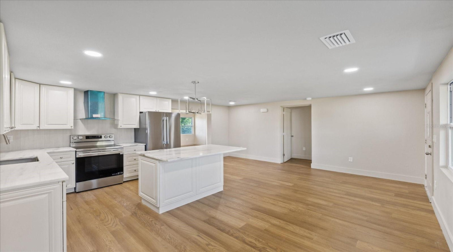 St Petersburg, Florida 33714, 3 Bedroom Bedrooms, ,2 Bathroombathrooms,Residential,For Sale,46Th,0,Mfrw7888912