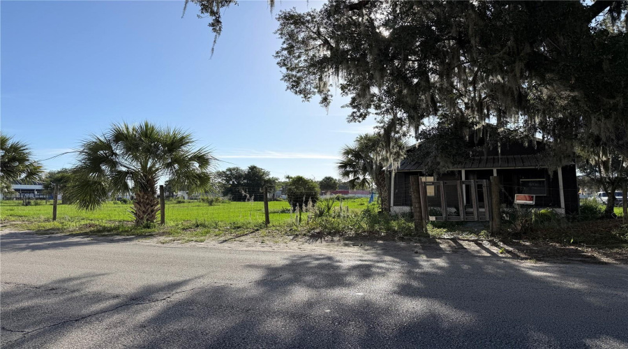 Wauchula, Florida 33873, 1 Bedroom Bedrooms, ,1 Bathroombathrooms,Residential,For Sale,Makowski,0,Mfra4703476