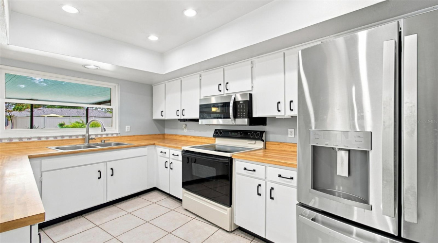 Valrico, Florida 33596, 4 Bedroom Bedrooms, ,2 Bathroombathrooms,Residential,For Sale,Sand Pebble,0,Mfrtb8542330