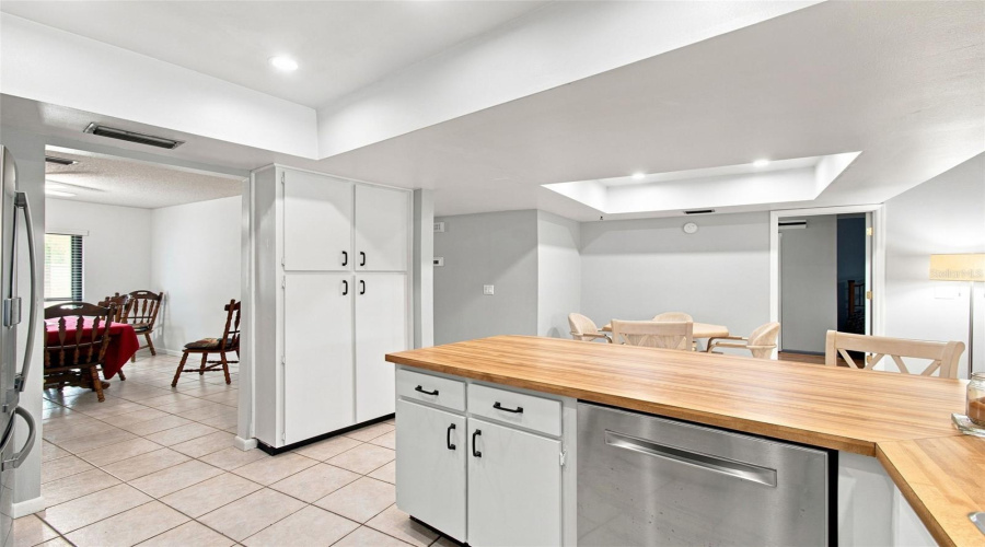 Valrico, Florida 33596, 4 Bedroom Bedrooms, ,2 Bathroombathrooms,Residential,For Sale,Sand Pebble,0,Mfrtb8542330