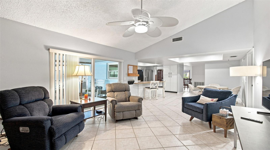 Valrico, Florida 33596, 4 Bedroom Bedrooms, ,2 Bathroombathrooms,Residential,For Sale,Sand Pebble,0,Mfrtb8542330