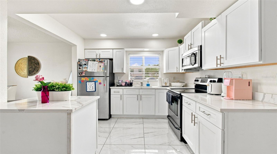 Tampa, Florida 33614, 2 Bedroom Bedrooms, ,1 Bathroombathrooms,Residential,For Sale,Manhattan,0,Mfrtb8542196