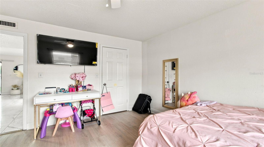 Tampa, Florida 33614, 2 Bedroom Bedrooms, ,1 Bathroombathrooms,Residential,For Sale,Manhattan,0,Mfrtb8542196