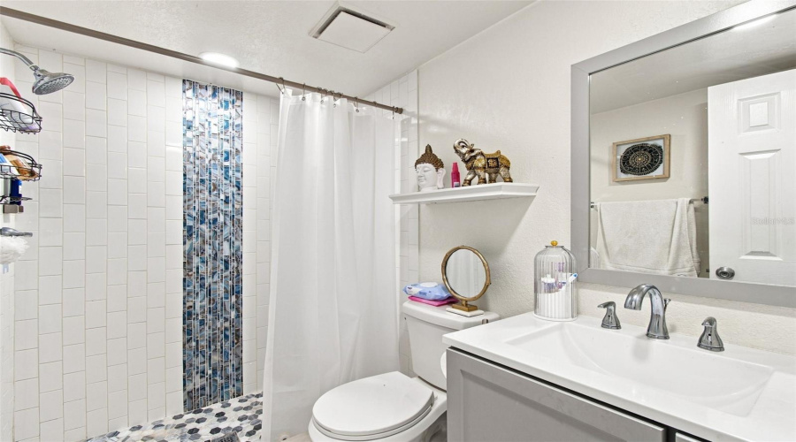Tampa, Florida 33614, 2 Bedroom Bedrooms, ,1 Bathroombathrooms,Residential,For Sale,Manhattan,0,Mfrtb8542196