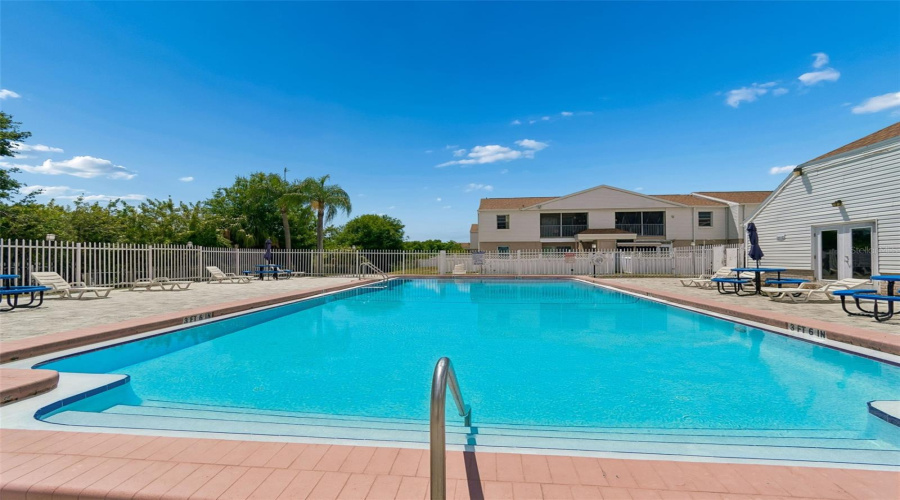 Tampa, Florida 33614, 2 Bedroom Bedrooms, ,1 Bathroombathrooms,Residential,For Sale,Manhattan,0,Mfrtb8542196