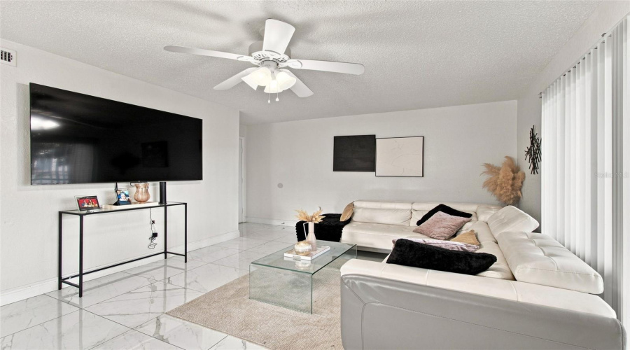 Tampa, Florida 33614, 2 Bedroom Bedrooms, ,1 Bathroombathrooms,Residential,For Sale,Manhattan,0,Mfrtb8542196