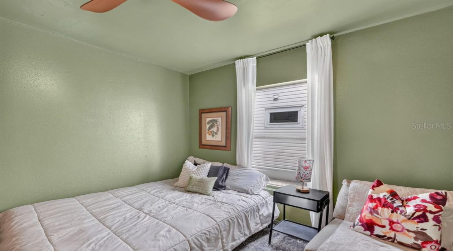 Orlando, Florida 32825, 3 Bedroom Bedrooms, ,2 Bathroombathrooms,Residential,For Sale,Glassborough,0,Mfrs5156332